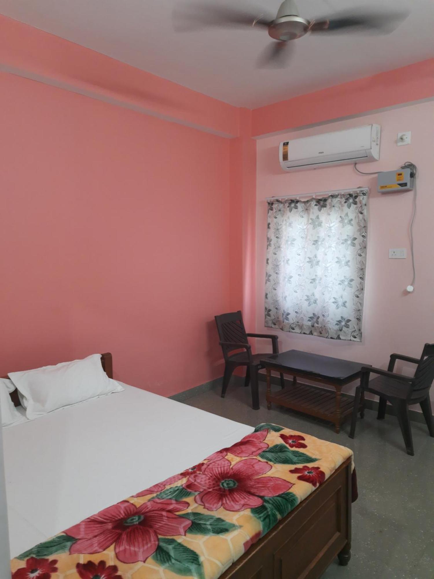 Hotel Lbh Gaya Esterno foto